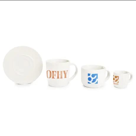 Kopjes met schoteltjes als serie